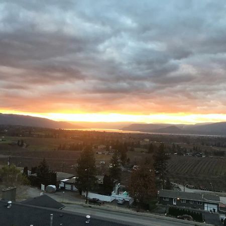 Acker Vacation Rentals Kelowna Extérieur photo