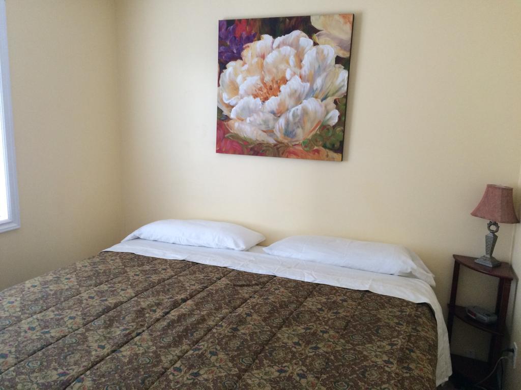 Acker Vacation Rentals Kelowna Extérieur photo