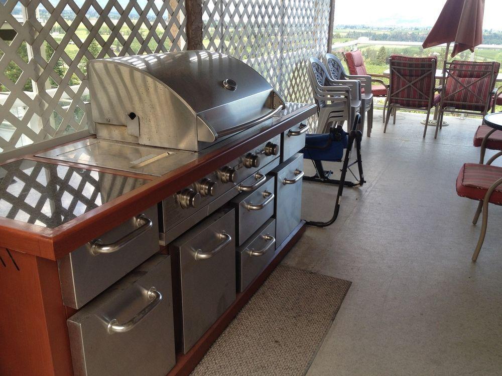 Acker Vacation Rentals Kelowna Extérieur photo