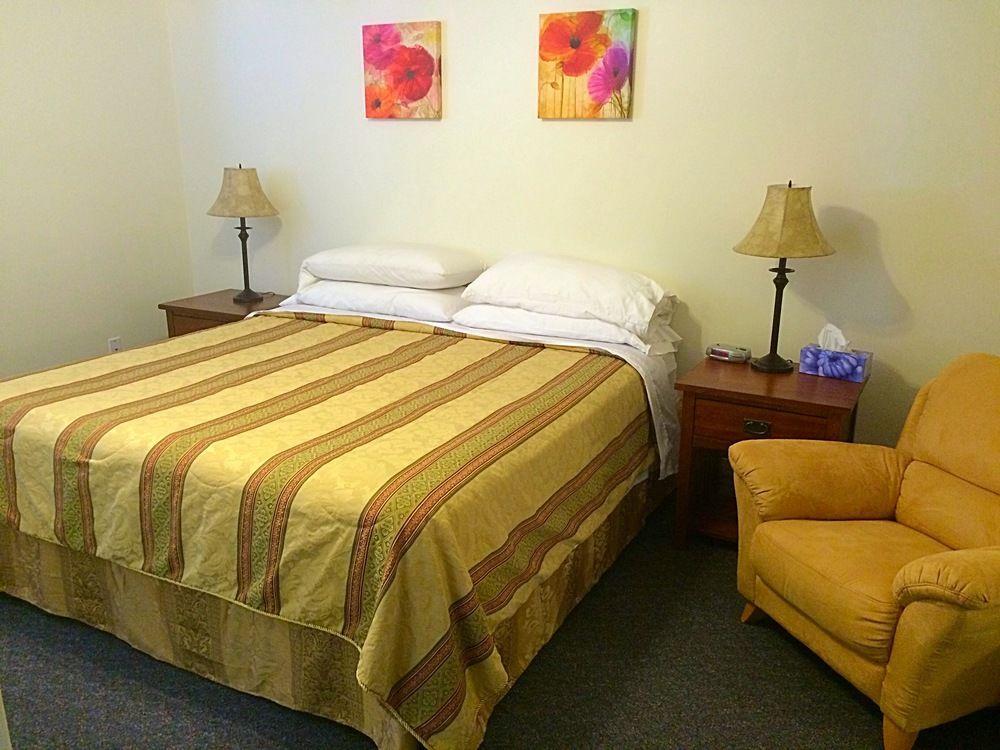 Acker Vacation Rentals Kelowna Extérieur photo