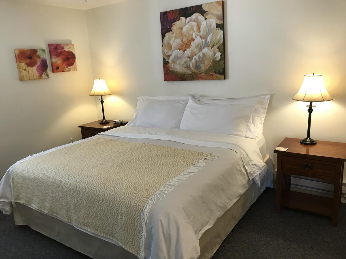 Acker Vacation Rentals Kelowna Extérieur photo