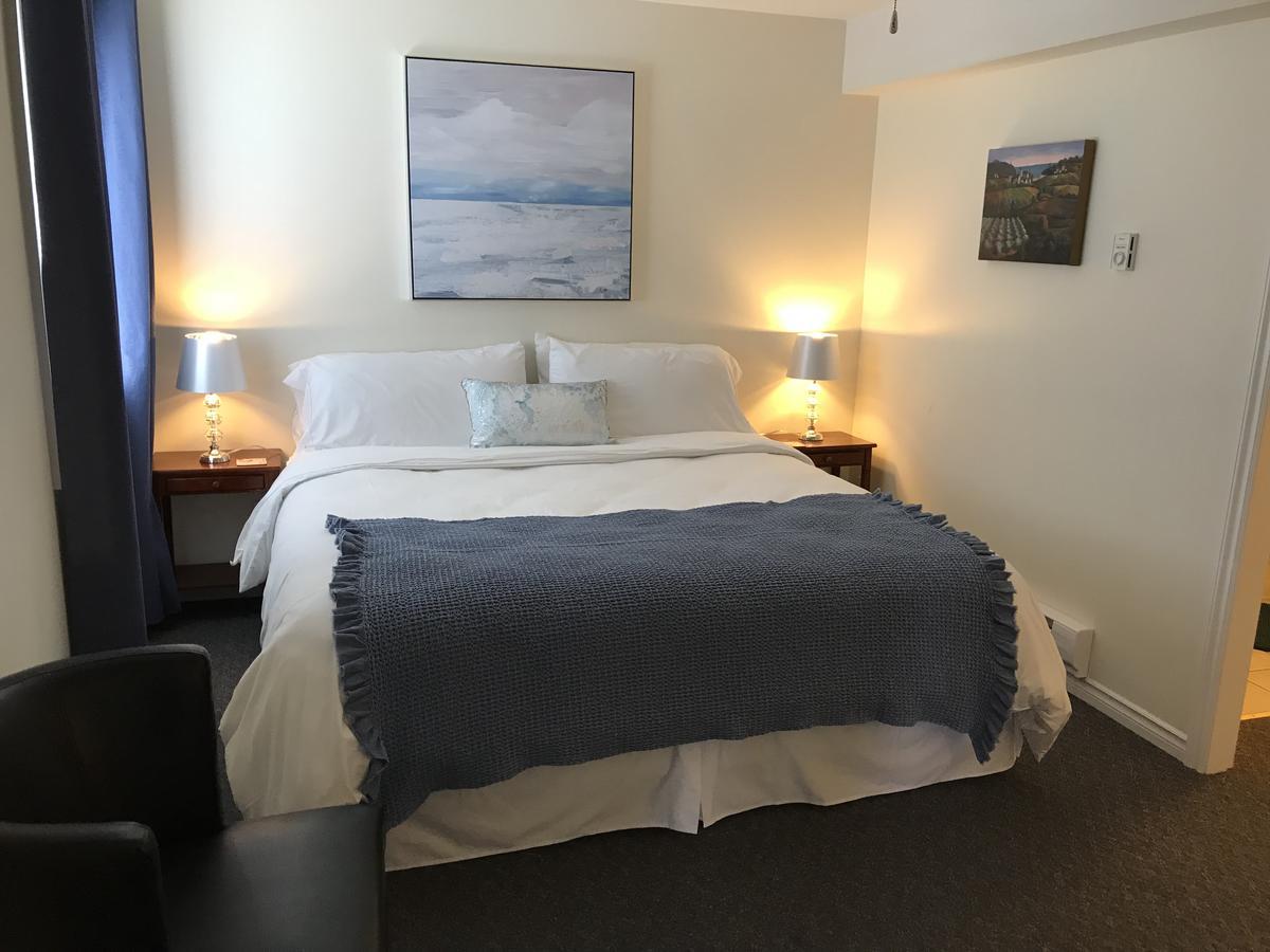 Acker Vacation Rentals Kelowna Extérieur photo