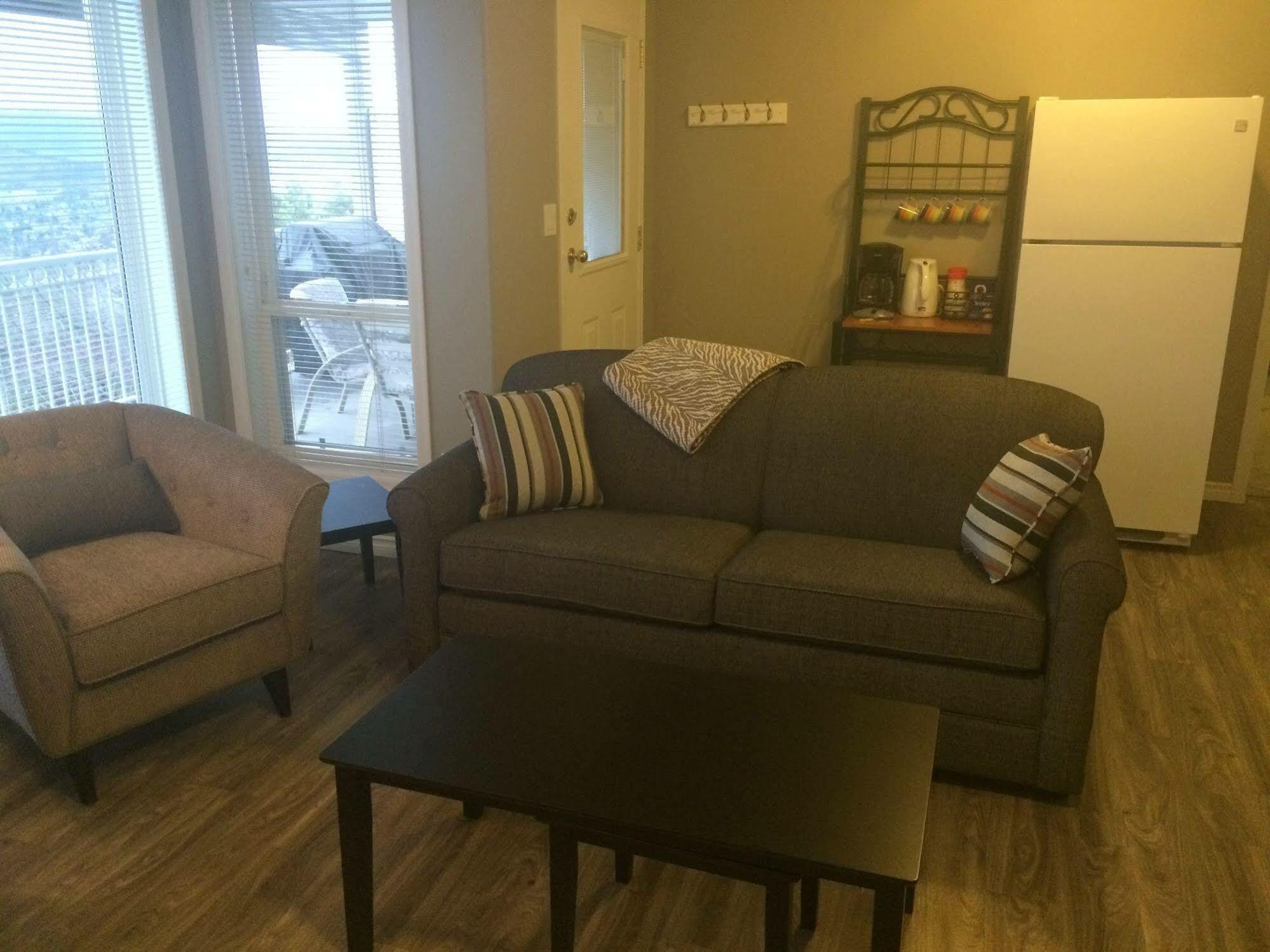 Acker Vacation Rentals Kelowna Extérieur photo