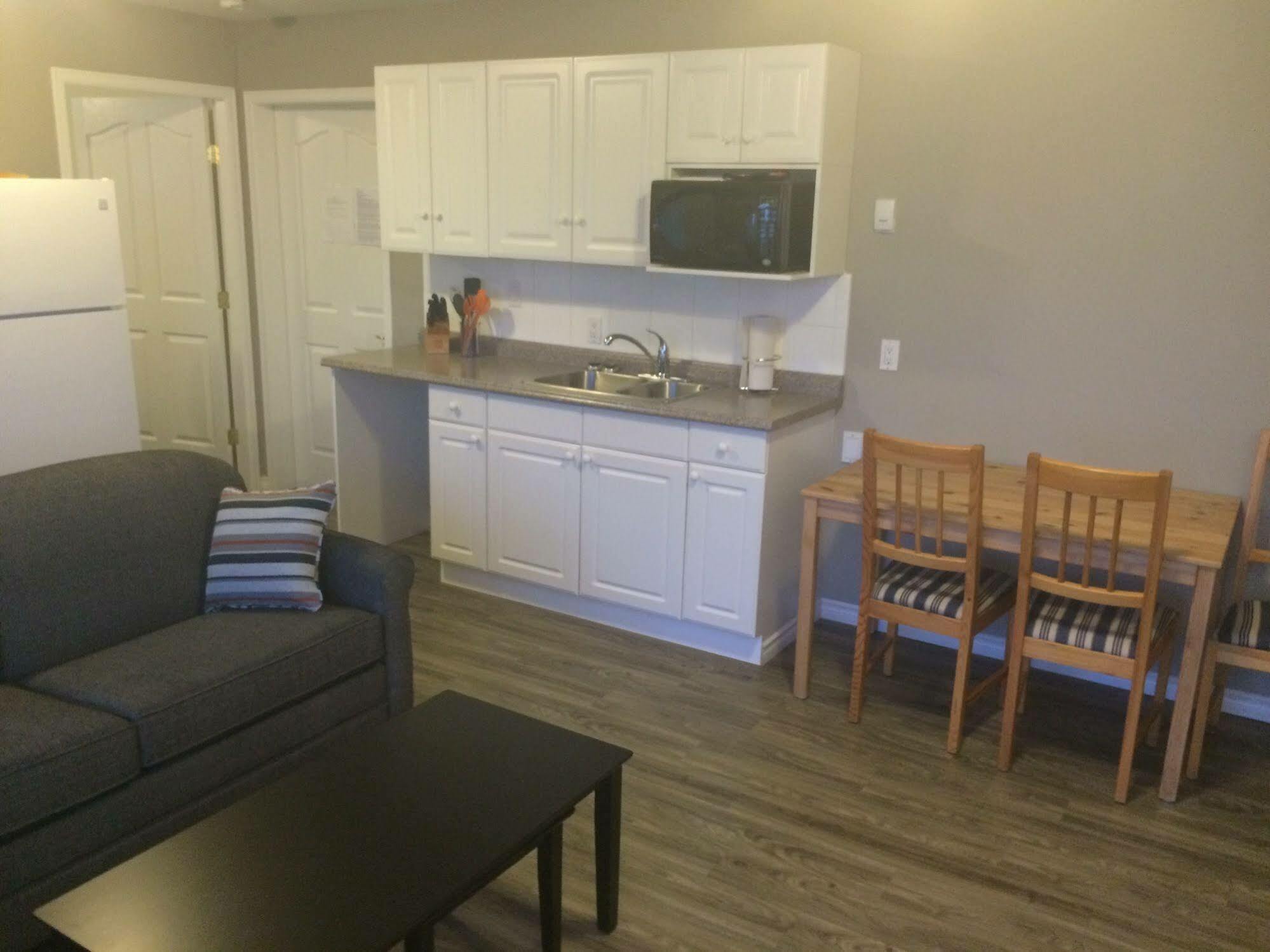 Acker Vacation Rentals Kelowna Extérieur photo
