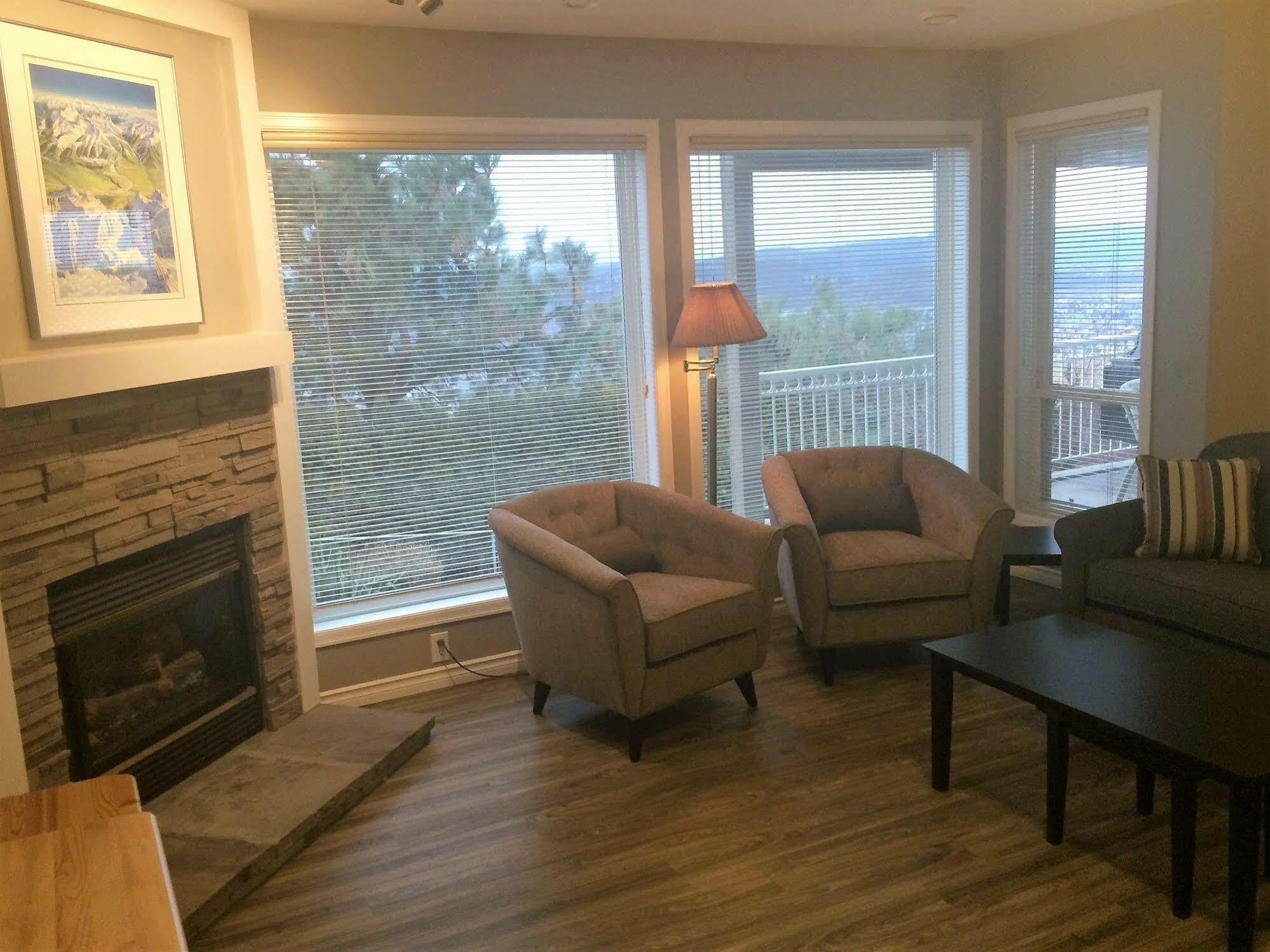 Acker Vacation Rentals Kelowna Extérieur photo