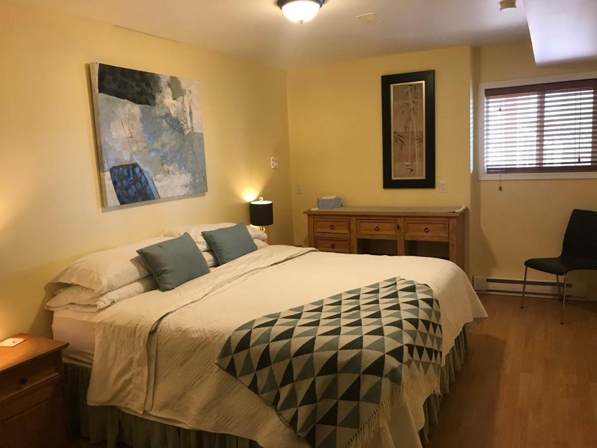 Acker Vacation Rentals Kelowna Extérieur photo