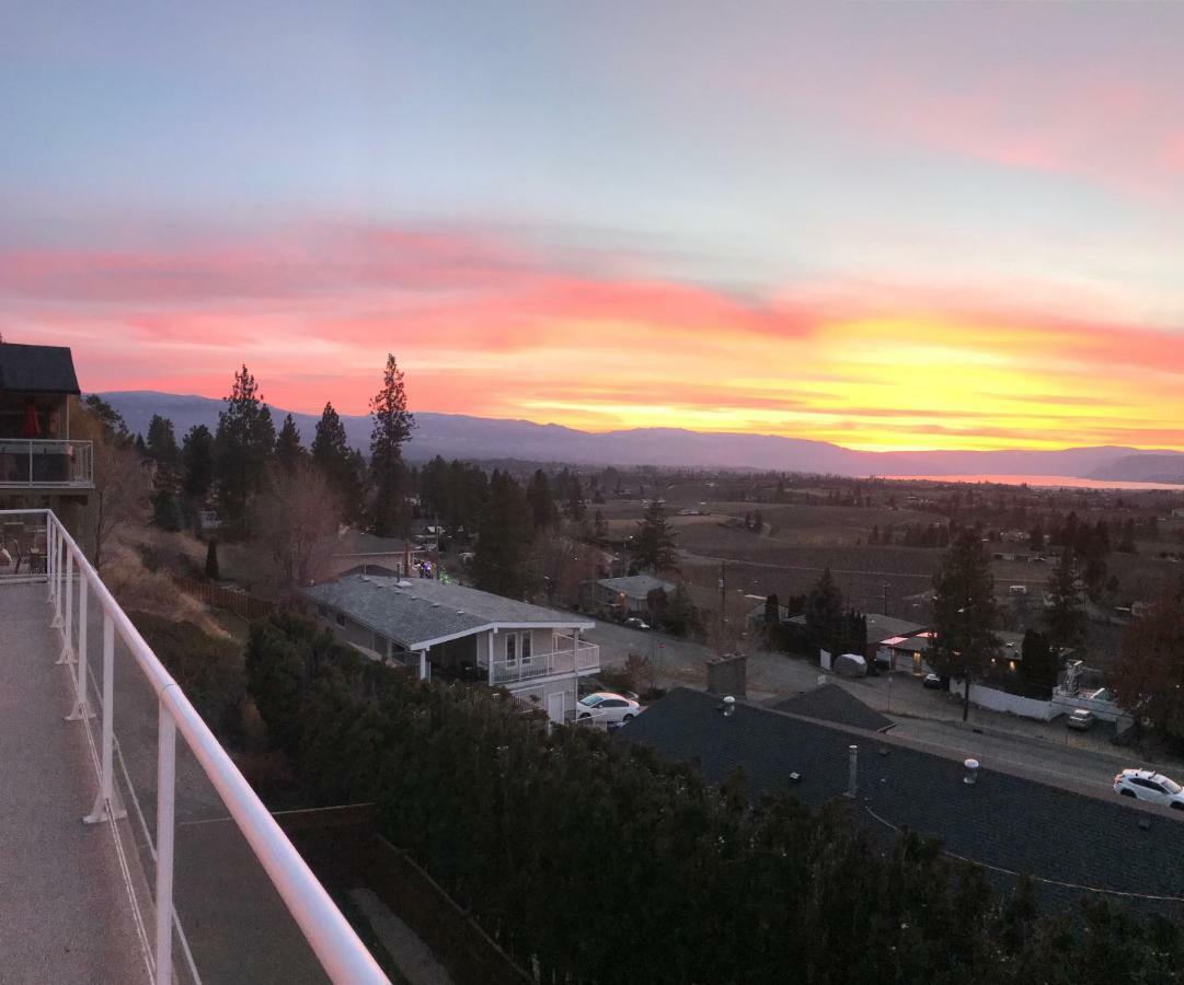 Acker Vacation Rentals Kelowna Extérieur photo